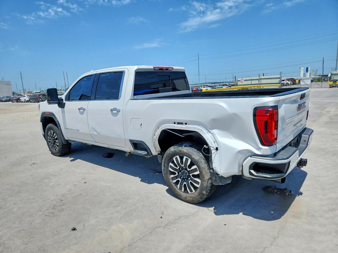 2022 GMC Sierra K2500 Denali - Image 2