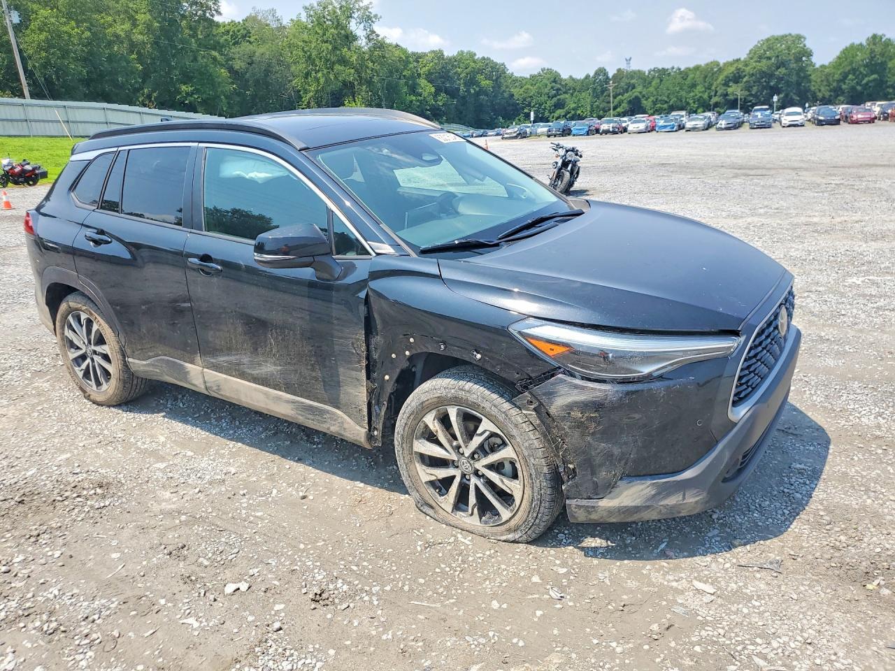 2023 Toyota Corolla Cross Xle - Image 4