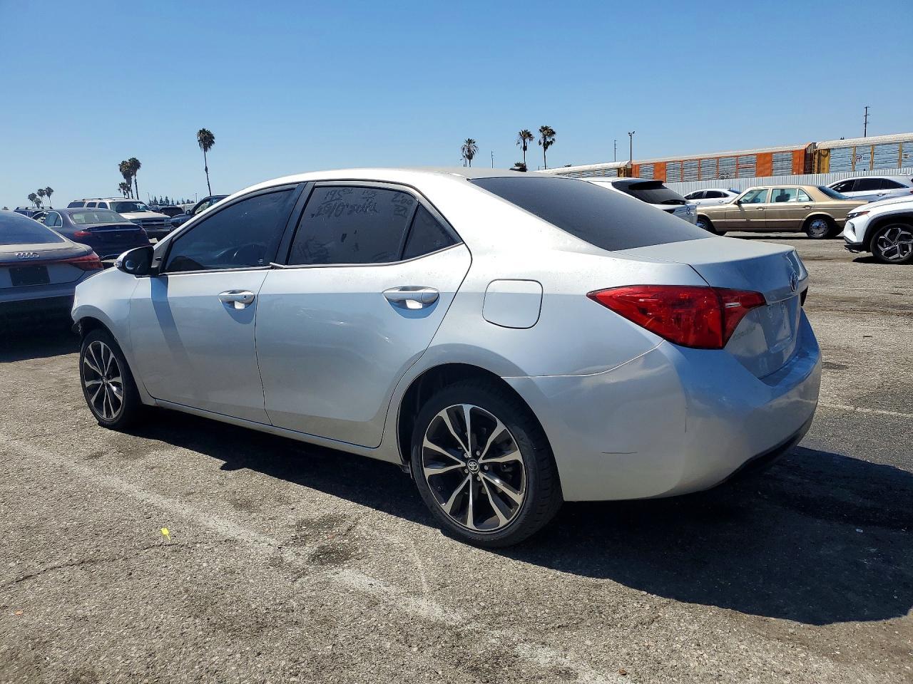 2017 Toyota Corolla Se - Image 2