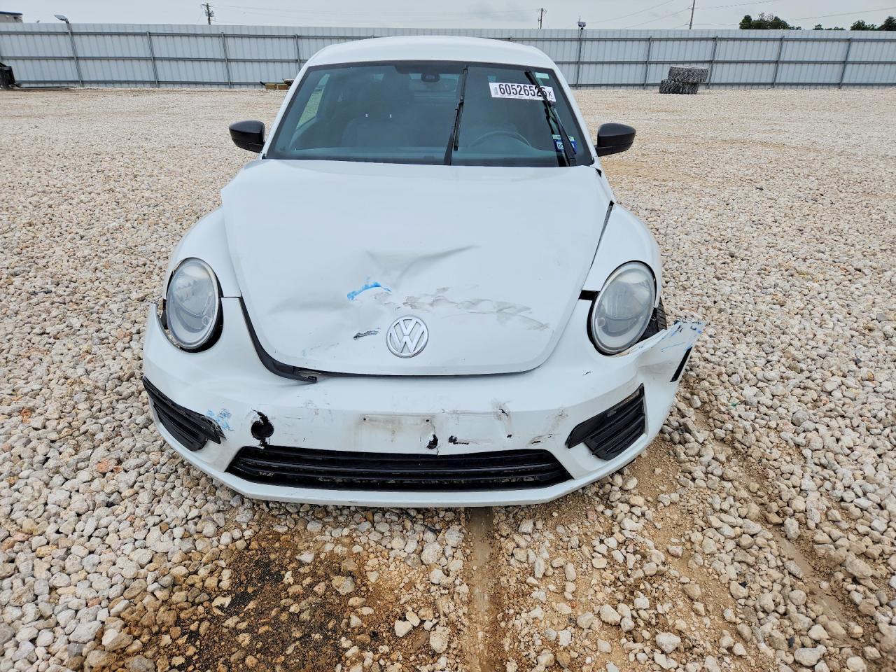2017 Volkswagen Beetle 1.8T - Image 5