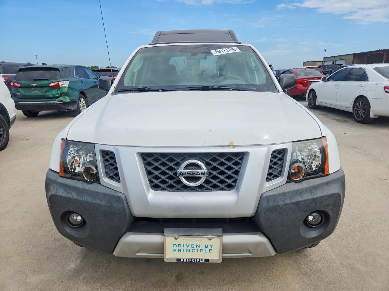 2012 Nissan Xterra Off Road - Image 5