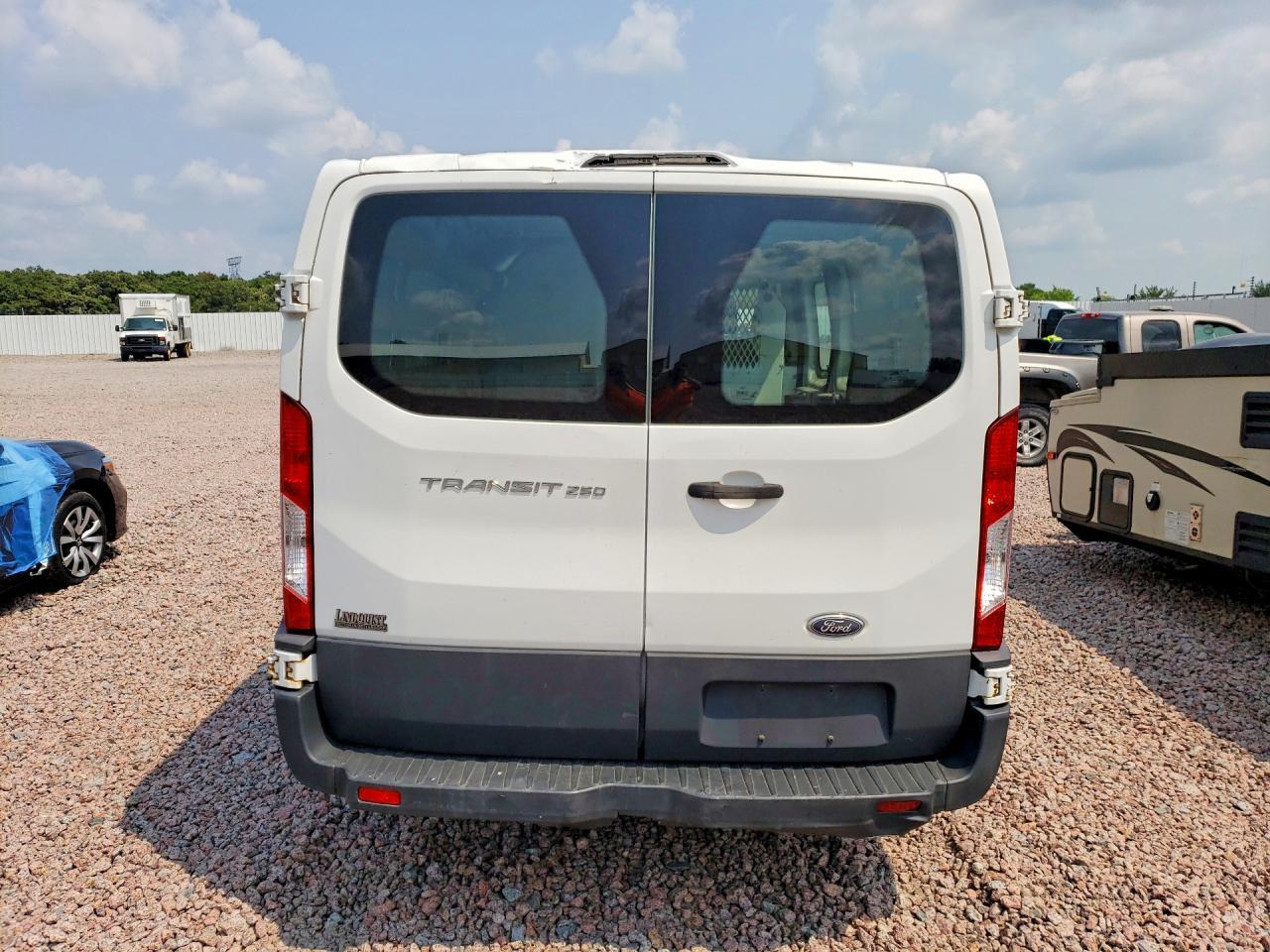 2015 Ford Transit 250 Delivery Van - Image 6
