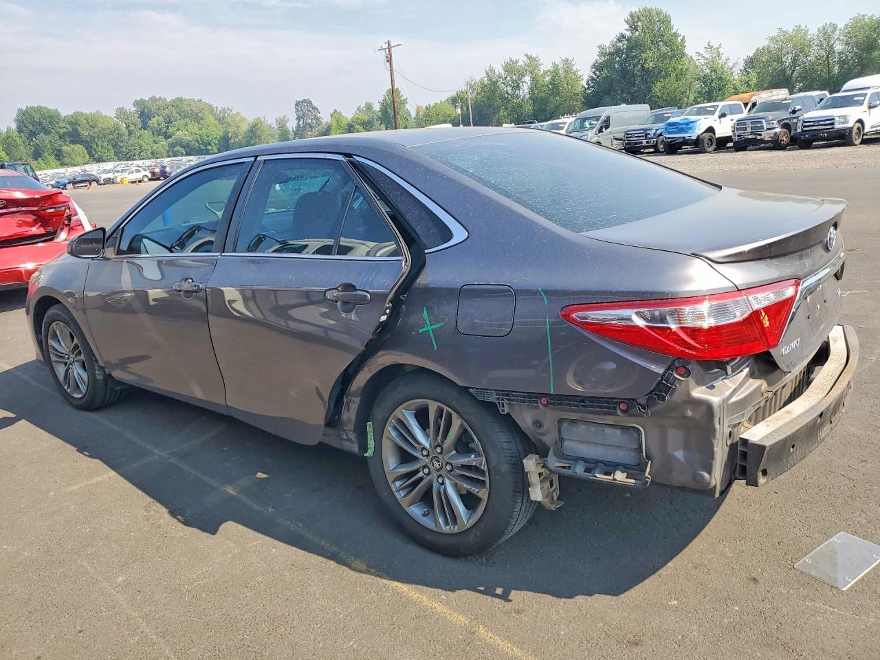 2017 Toyota Camry Se - Фото 2