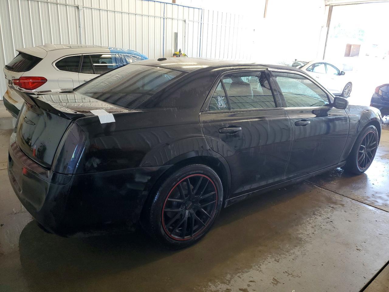 2012 Chrysler 300 Limited - Фото 3