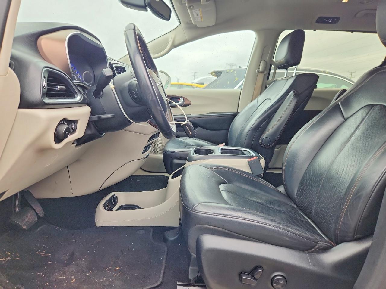 2017 Chrysler Pacifica Touring L Plus - Фото 7