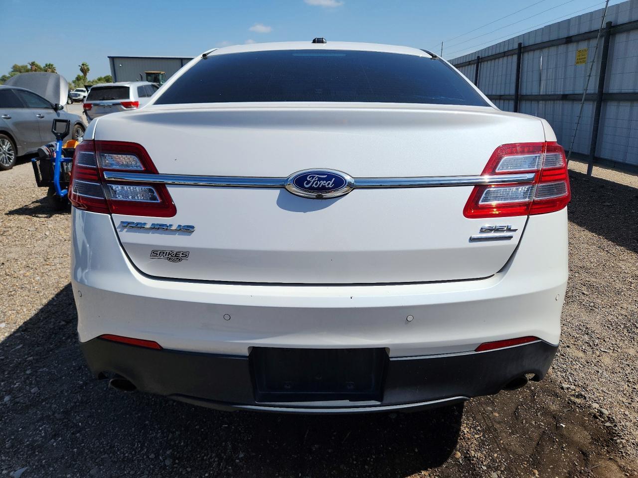 2016 Ford Taurus Sel - Фото 6