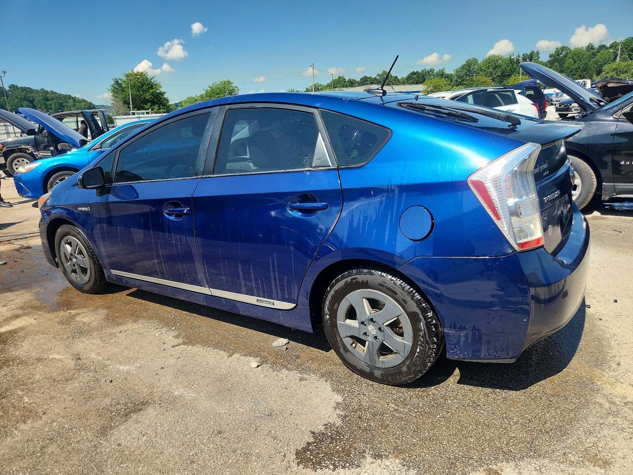 2011 Toyota Prius Four - Фото 2