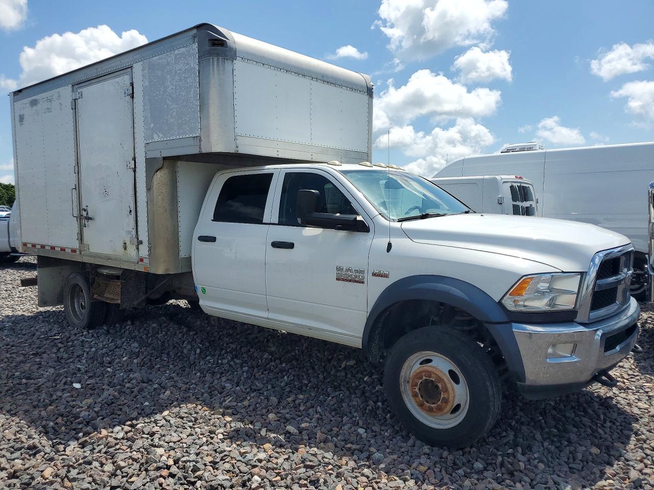 2016 Ram 5500 Box Truck - Фото 4