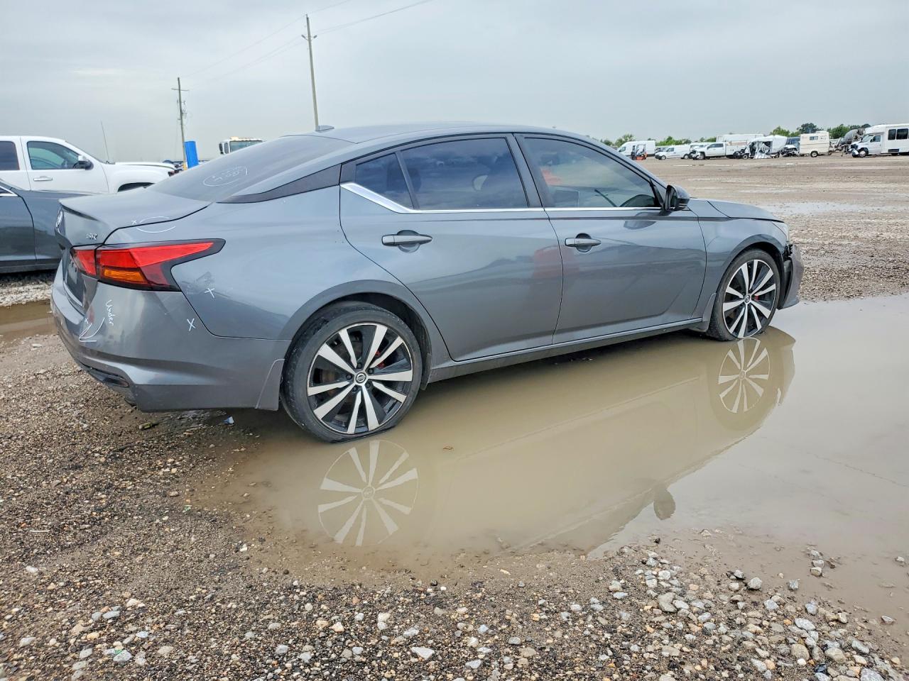 2020 Nissan Altima Sr - Image 3