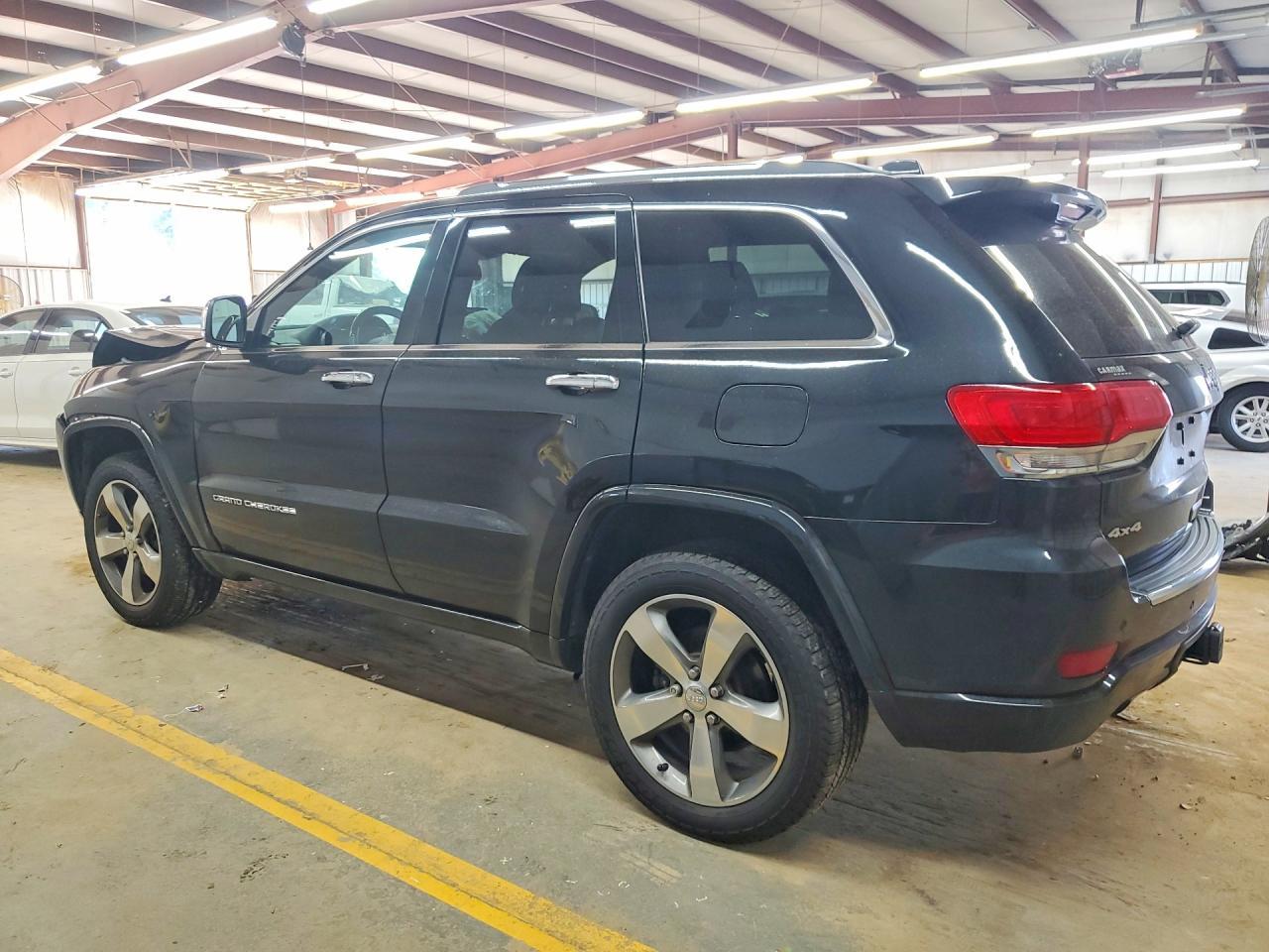 2015 Jeep Grand Cherokee Overland - Image 2