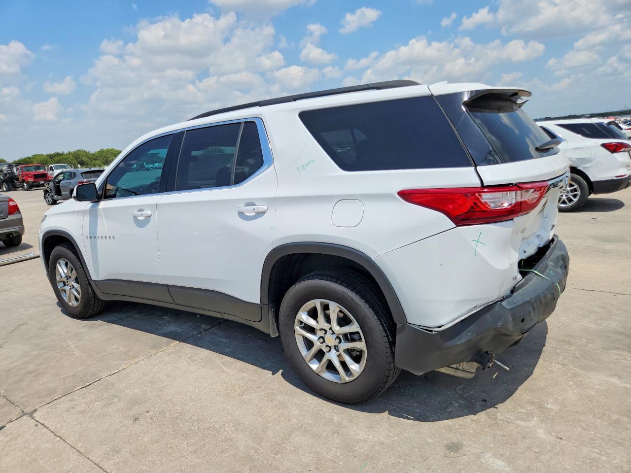 2020 Chevrolet Traverse Lt - Image 2