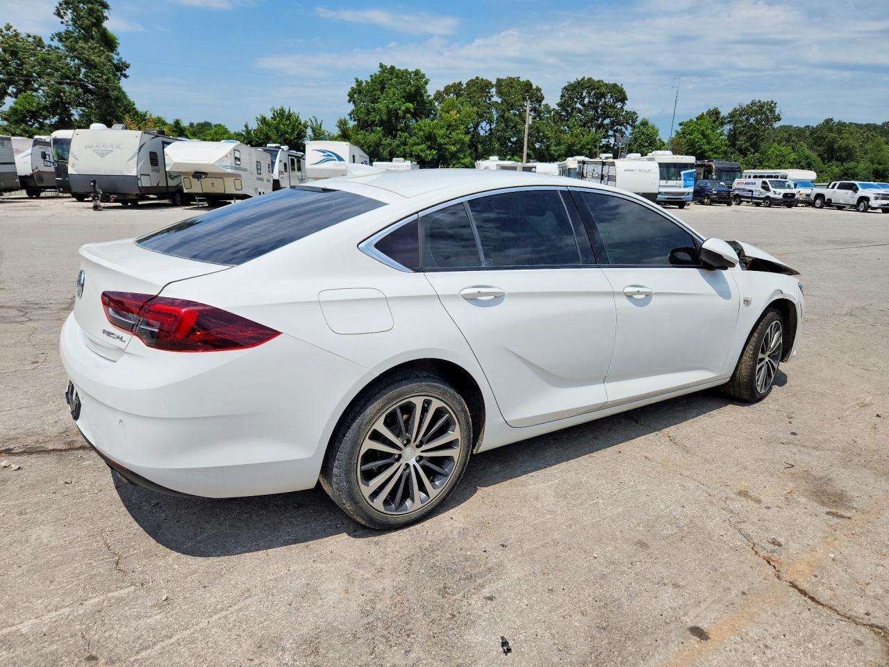 2018 Buick Regal Essence - Фото 3