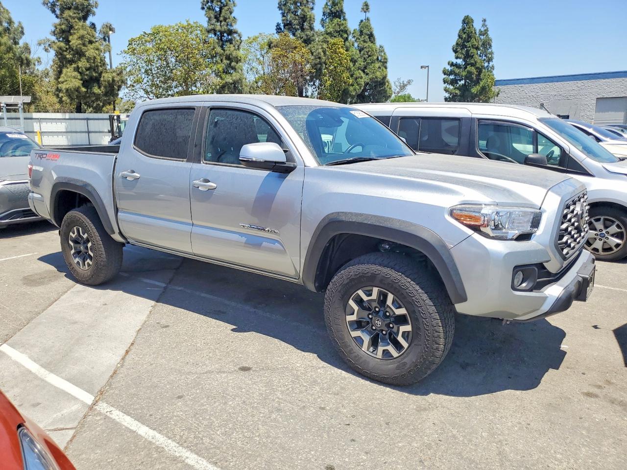 2023 Toyota Tacoma Double Cab - Image 4