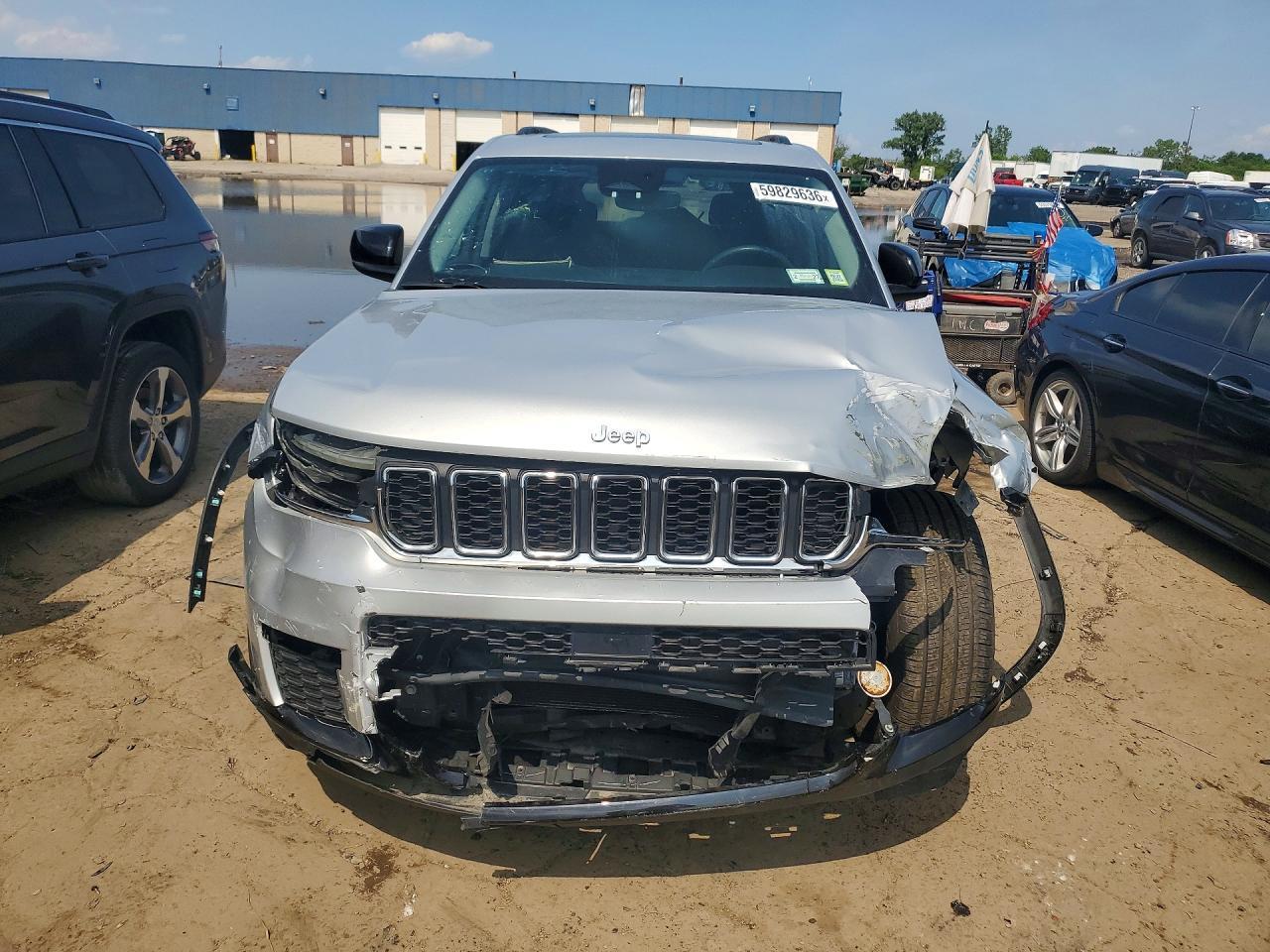 2023 Jeep Grand Cherokee L Laredo - Image 5