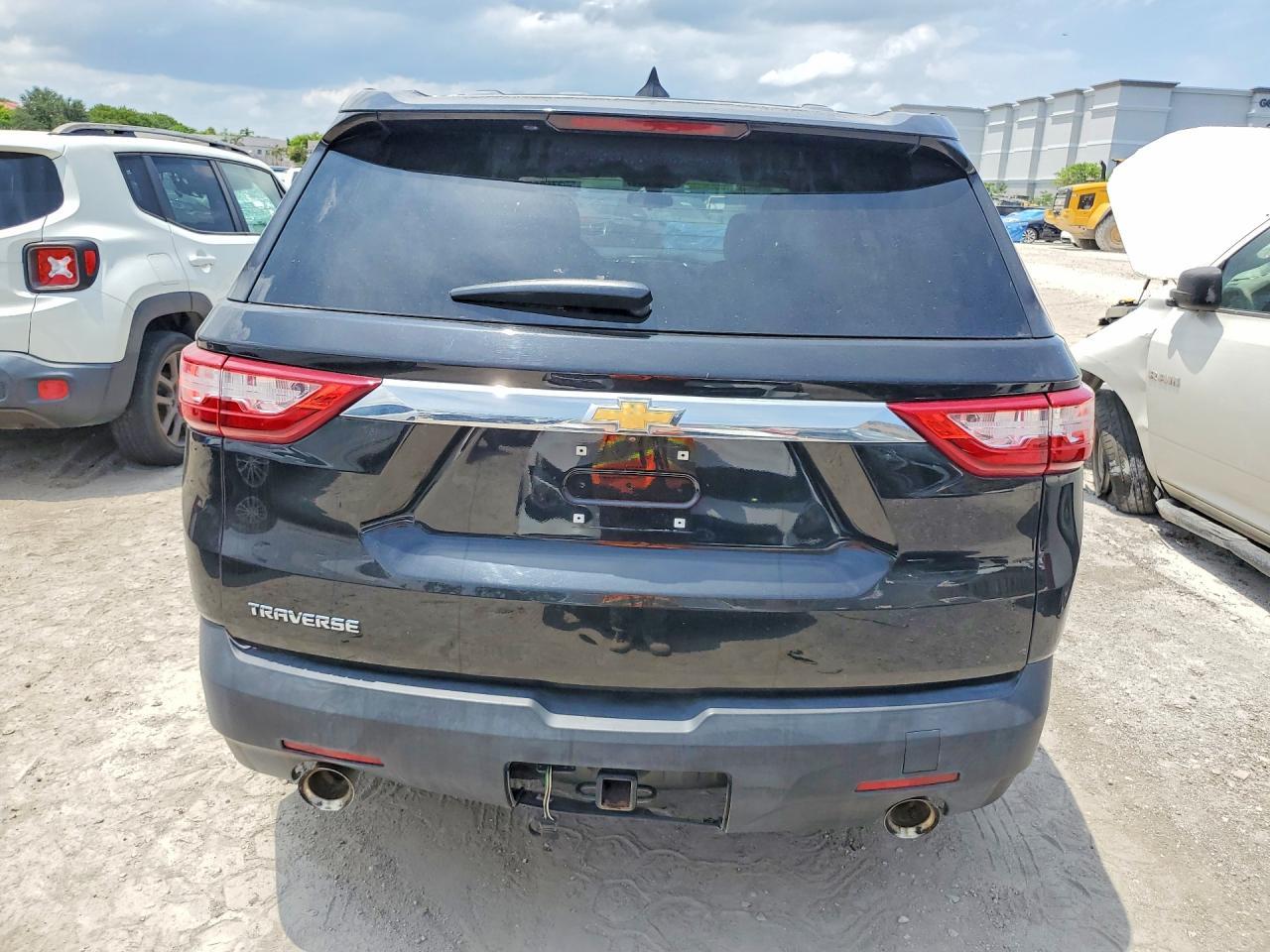 2019 Chevrolet Traverse Ls - Фото 6