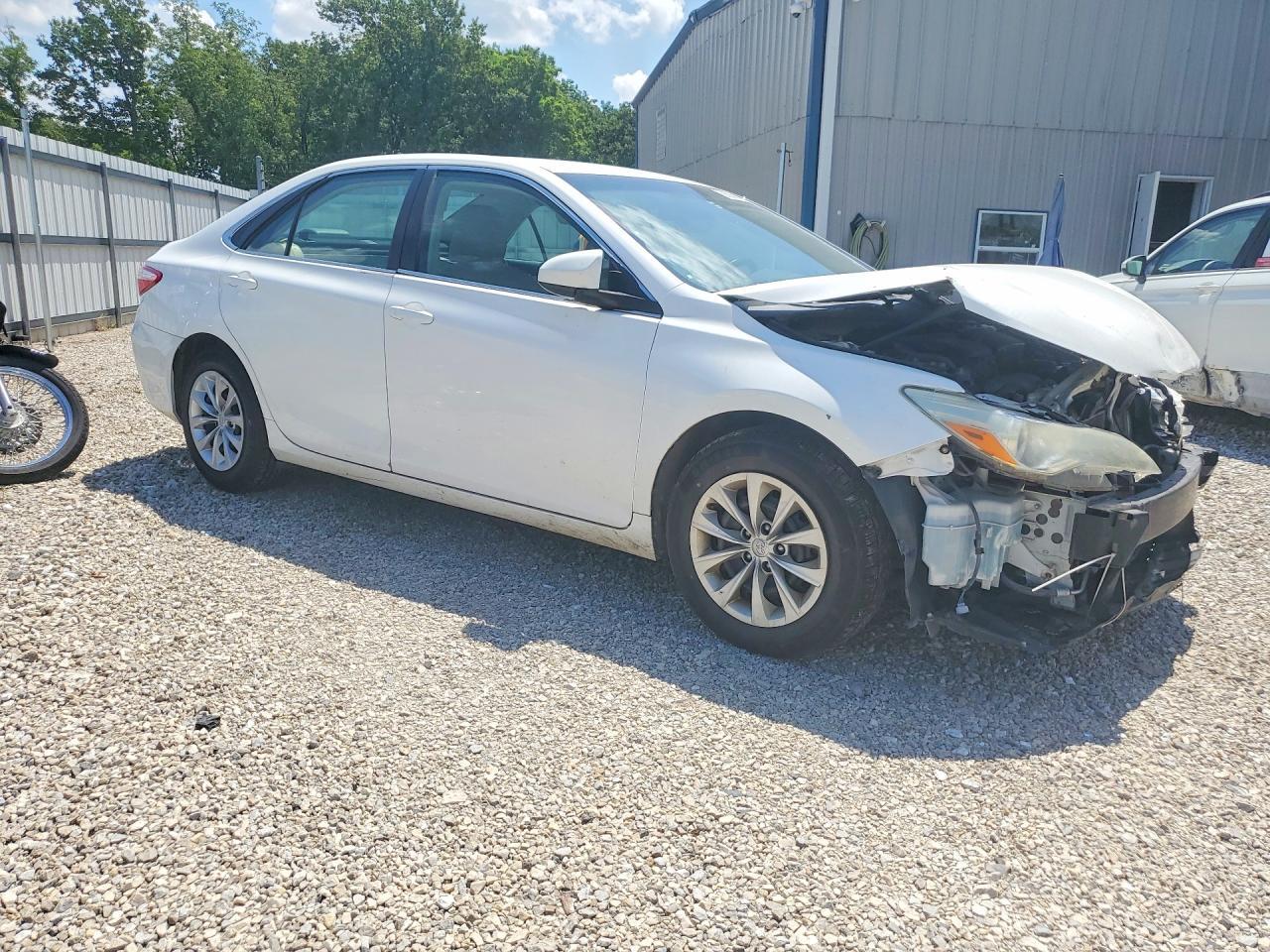 2016 Toyota Camry Le - Image 4