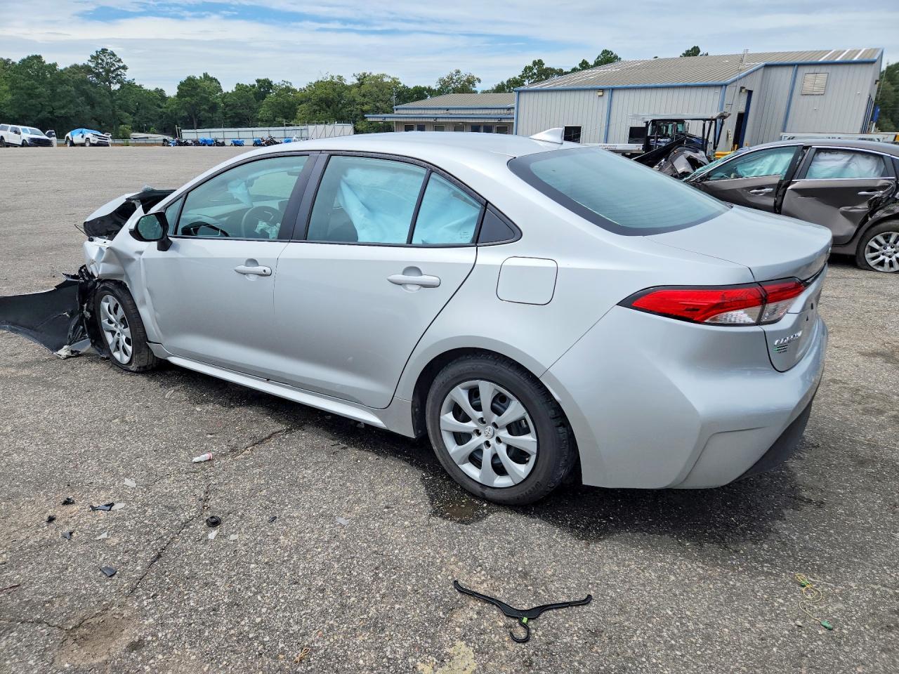 2023 Toyota Corolla Le - Image 2