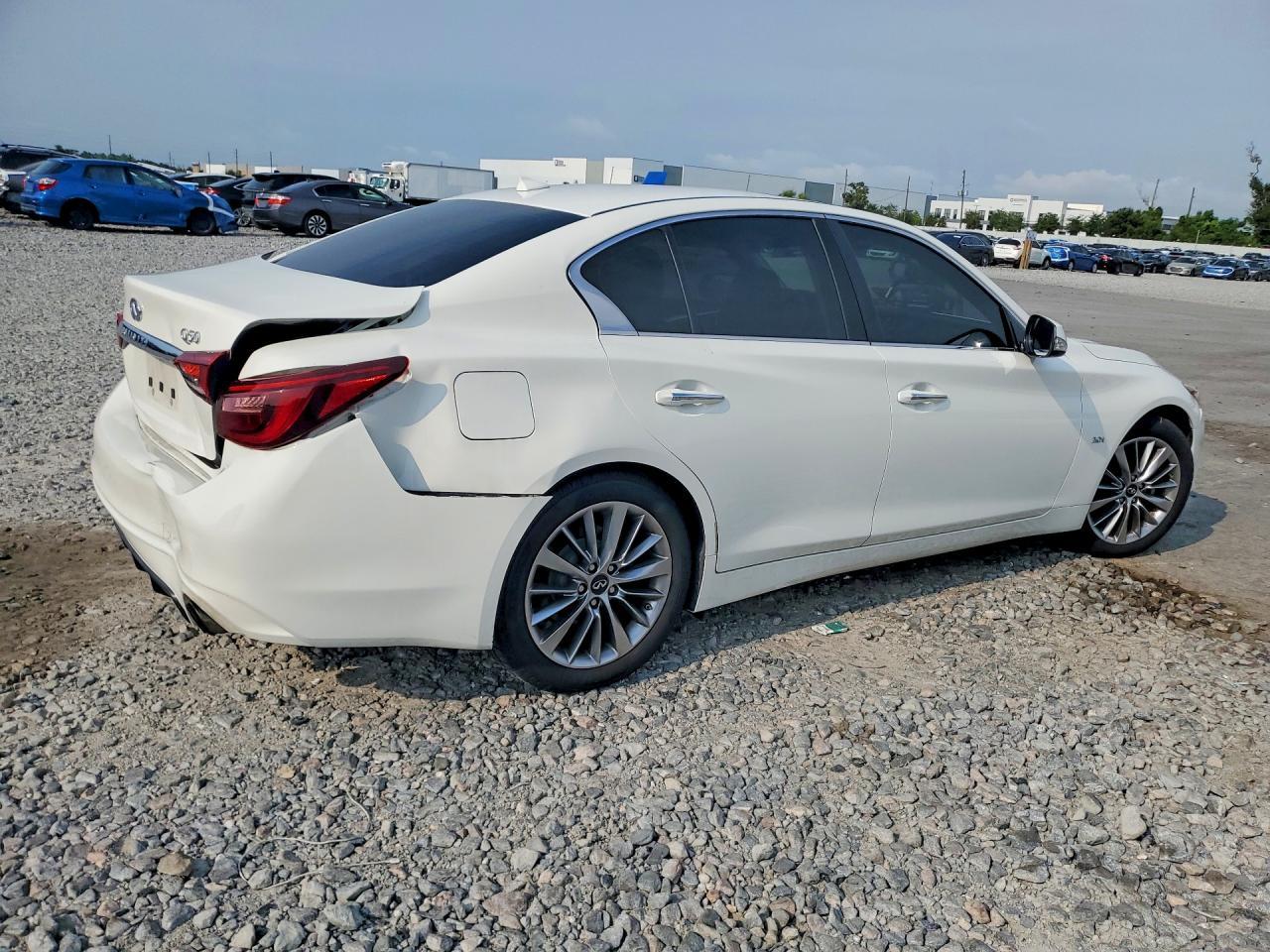 2018 Infiniti Q50 3.0T Luxe - Image 3