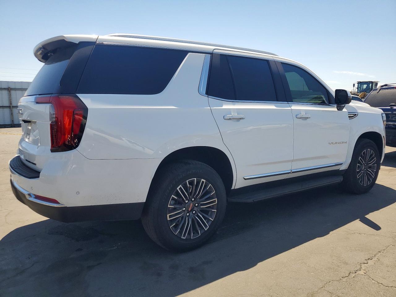 2026 GMC Yukon Elevation - Image 3