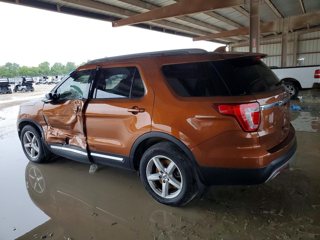 2017 Ford Explorer Xlt - Фото 2