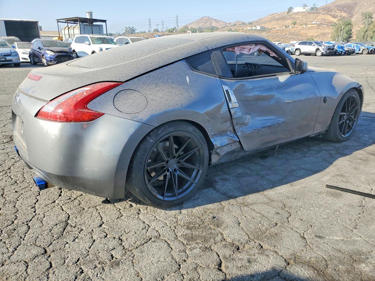 2014 Nissan 370Z Base - Image 3