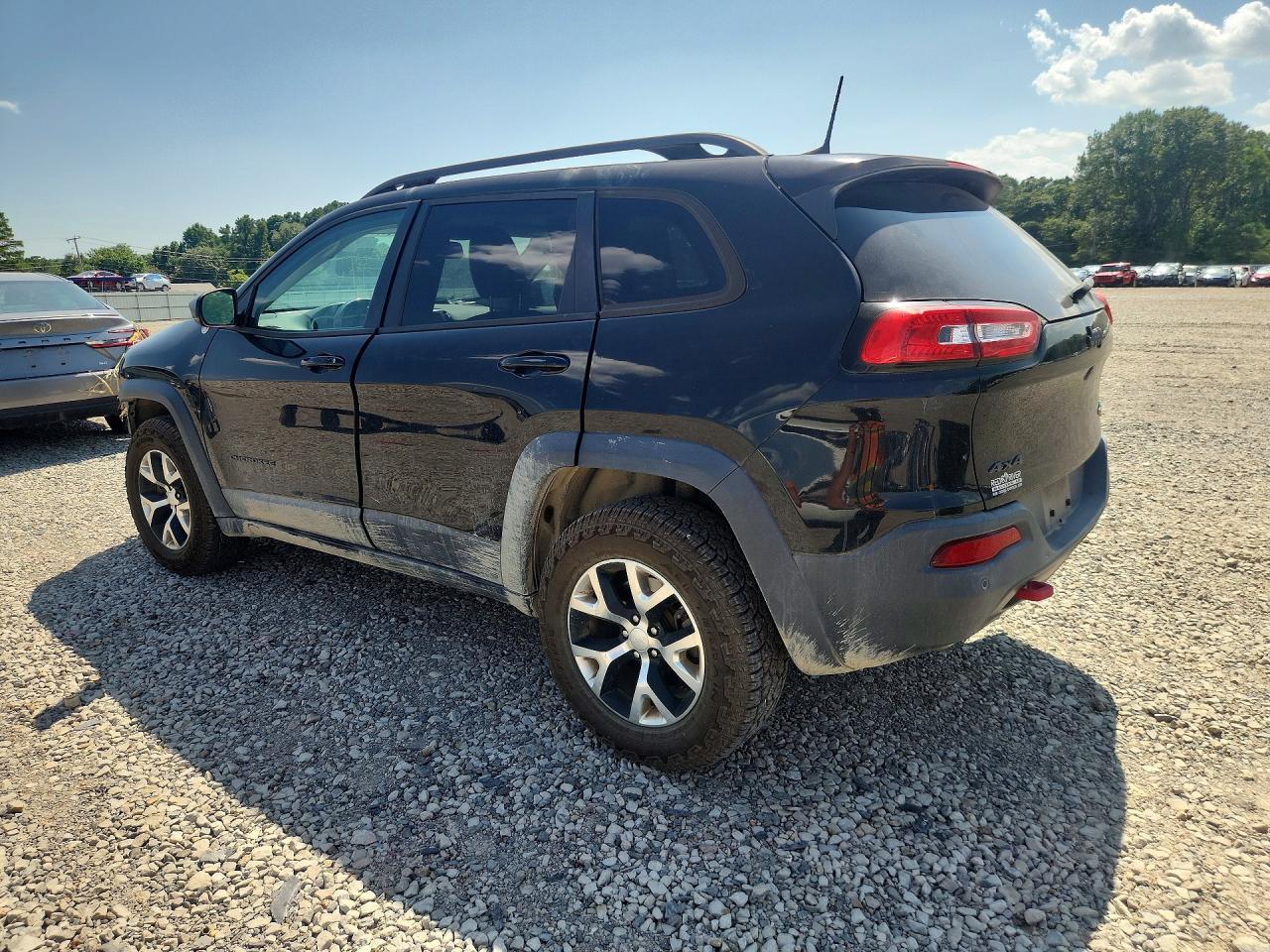 2018 Jeep Cherokee Trailhawk - Image 2