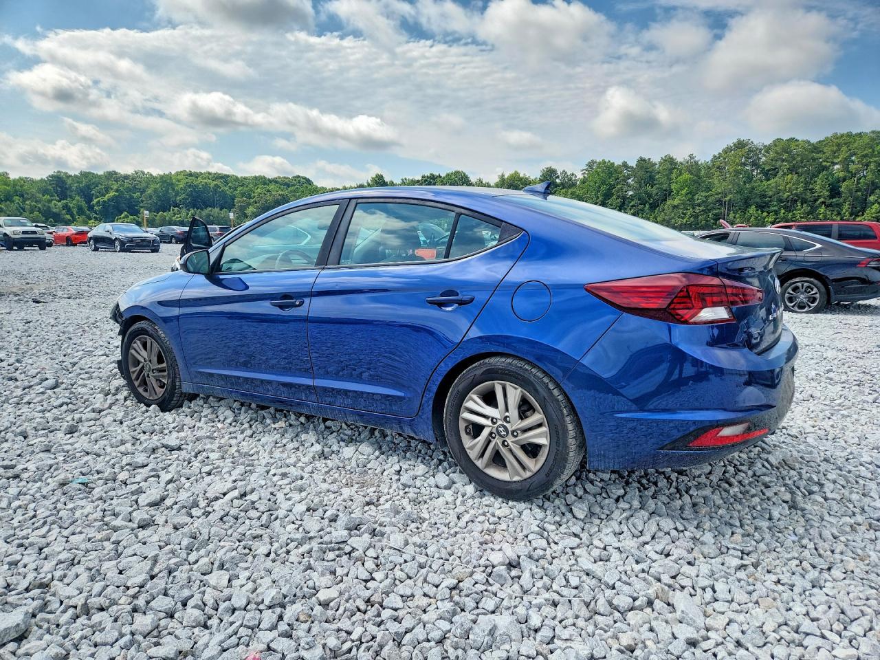 2019 Hyundai Elantra Sel - Image 2
