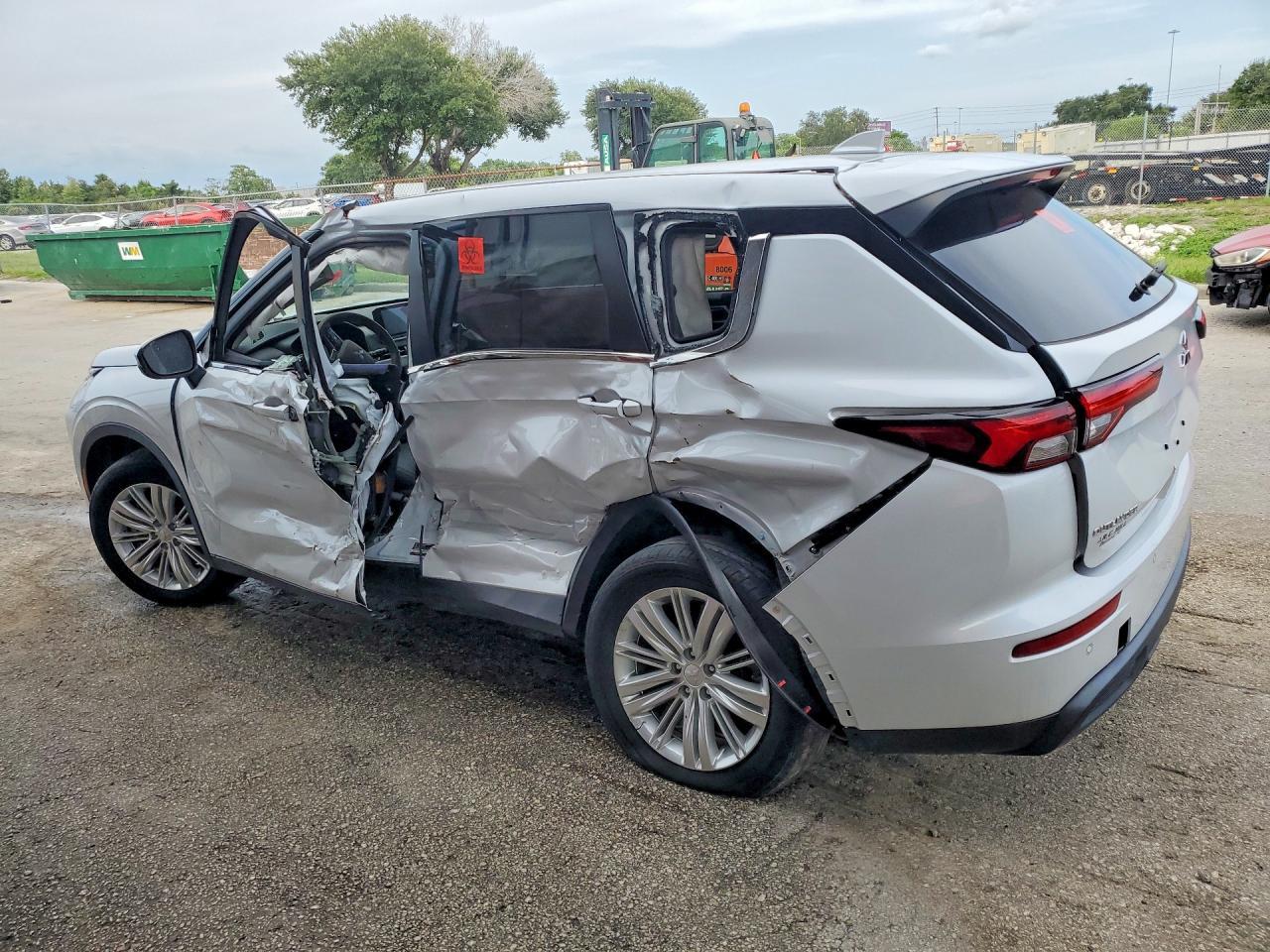 2023 Mitsubishi Outlander Es - Фото 2
