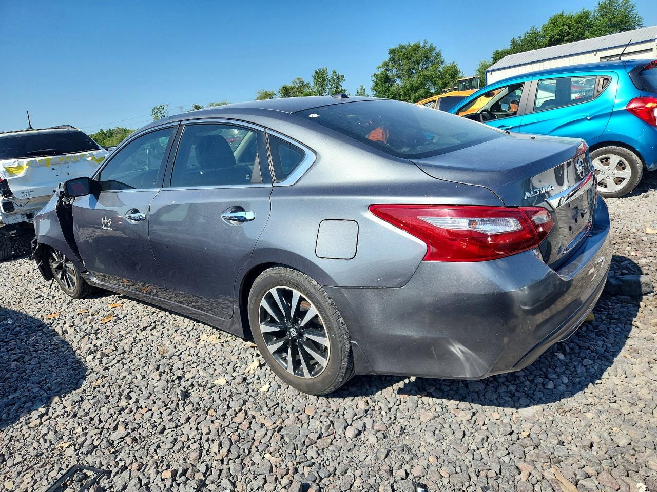 2018 Nissan Altima 2.5 Sv - Image 2