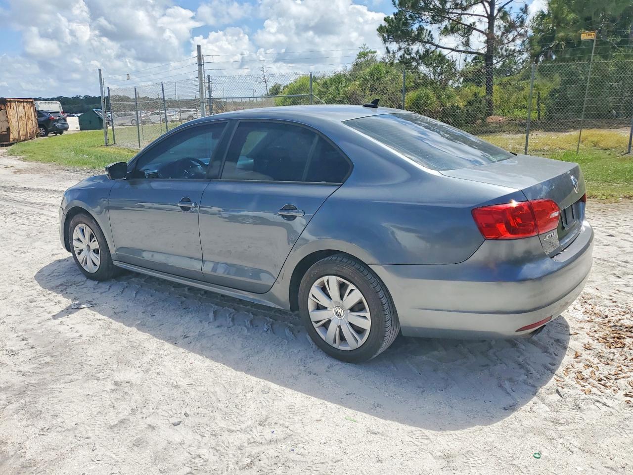 2014 Volkswagen Jetta Se - Image 2