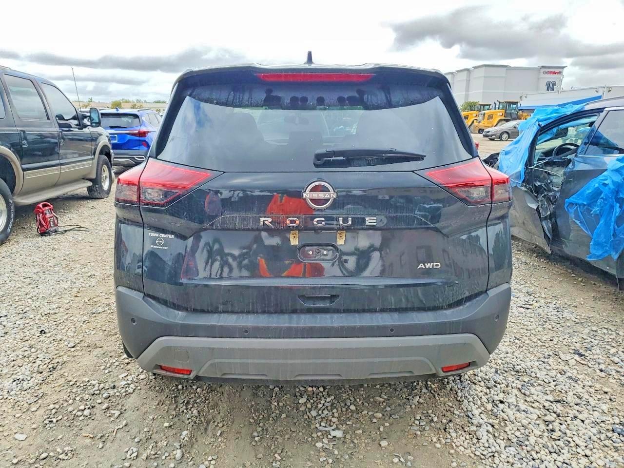 2023 Nissan Rogue S - Image 6