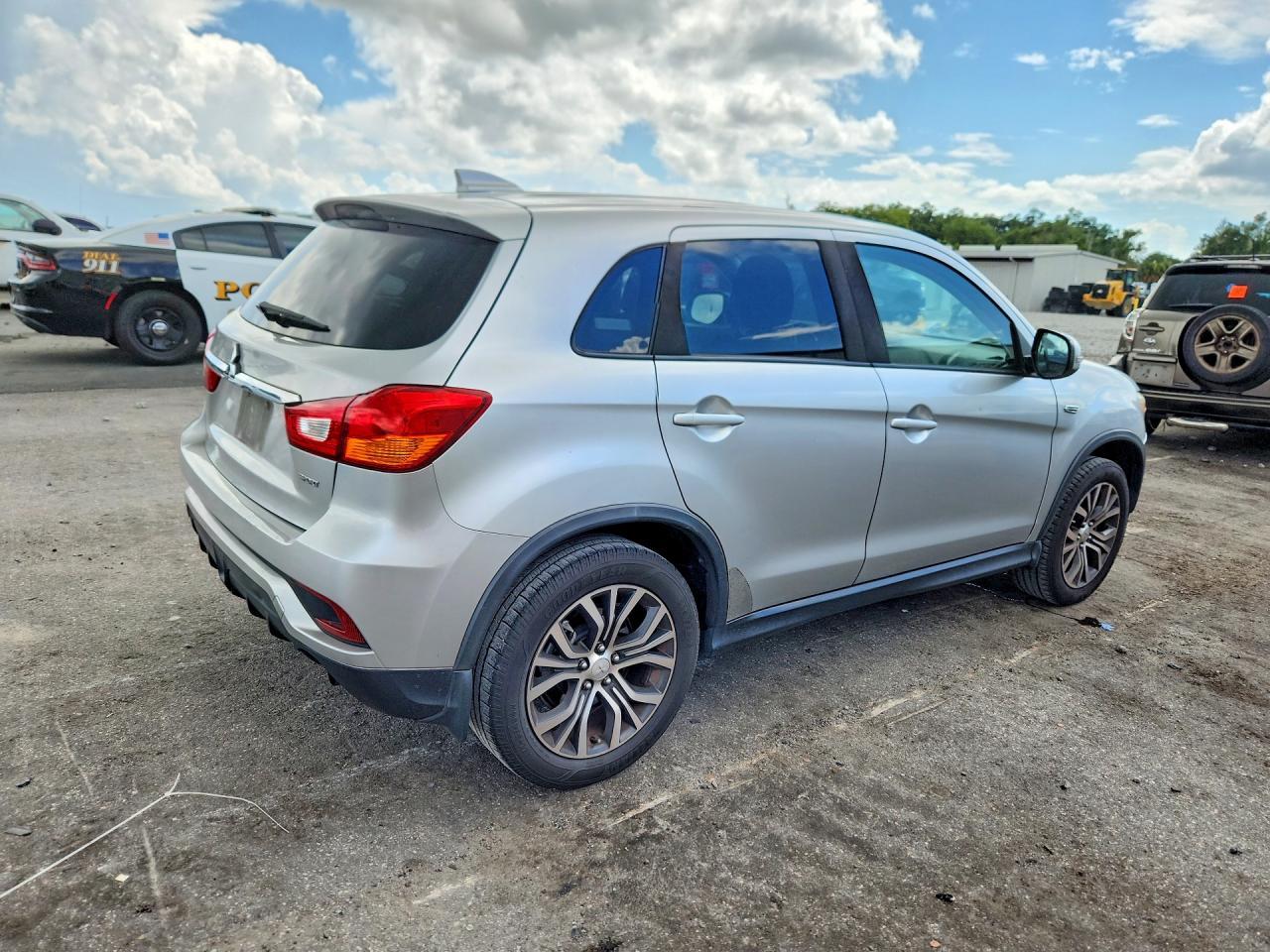 2018 Mitsubishi Outlander Sport Es - Фото 3