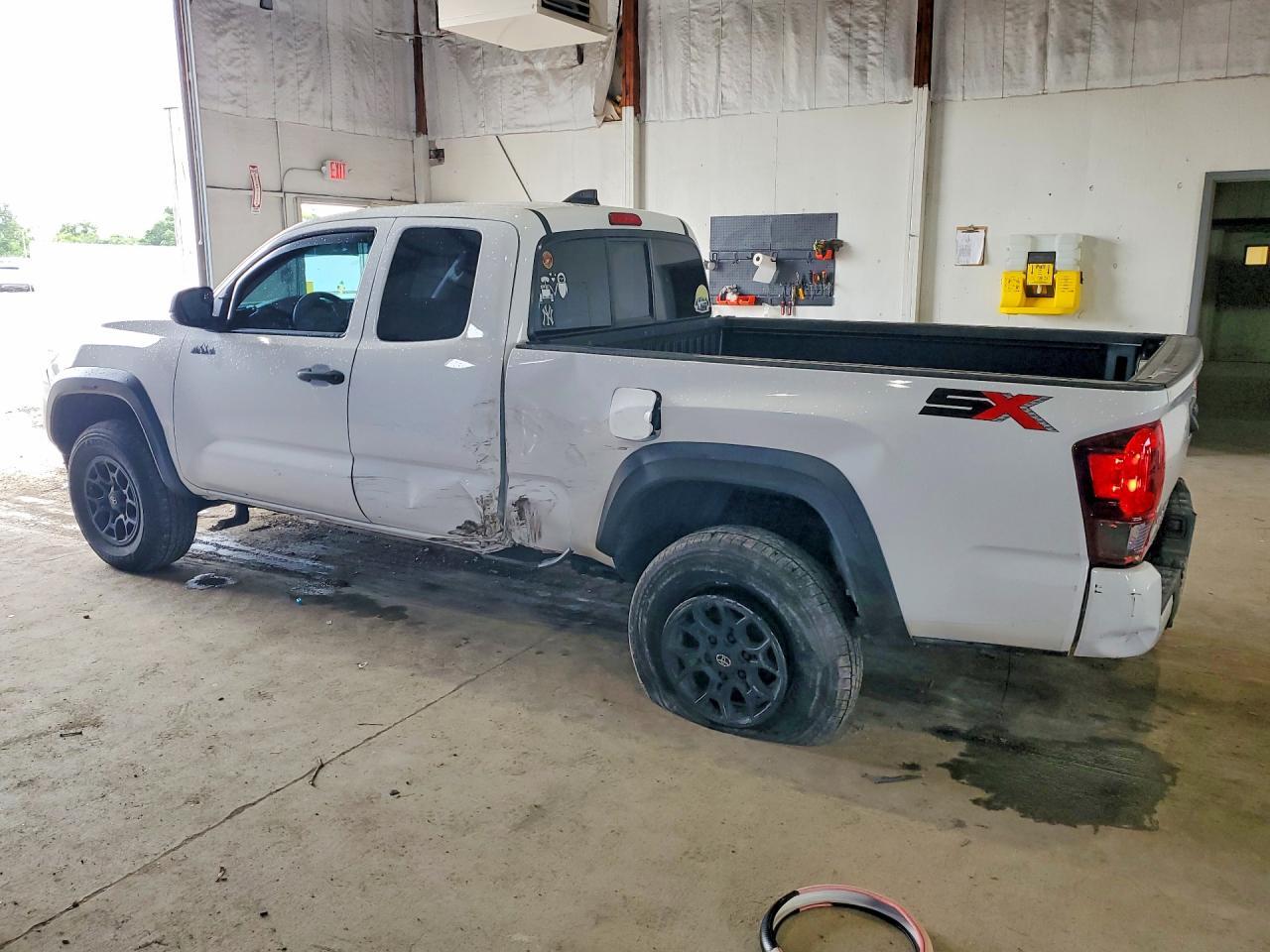 2022 Toyota Tacoma Sr V6 - Image 2