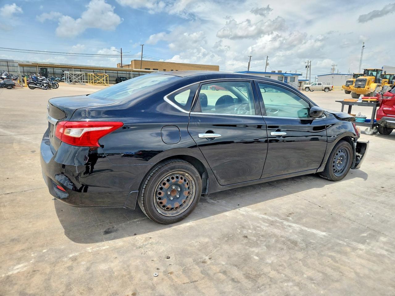 2016 Nissan Sentra S - Фото 3