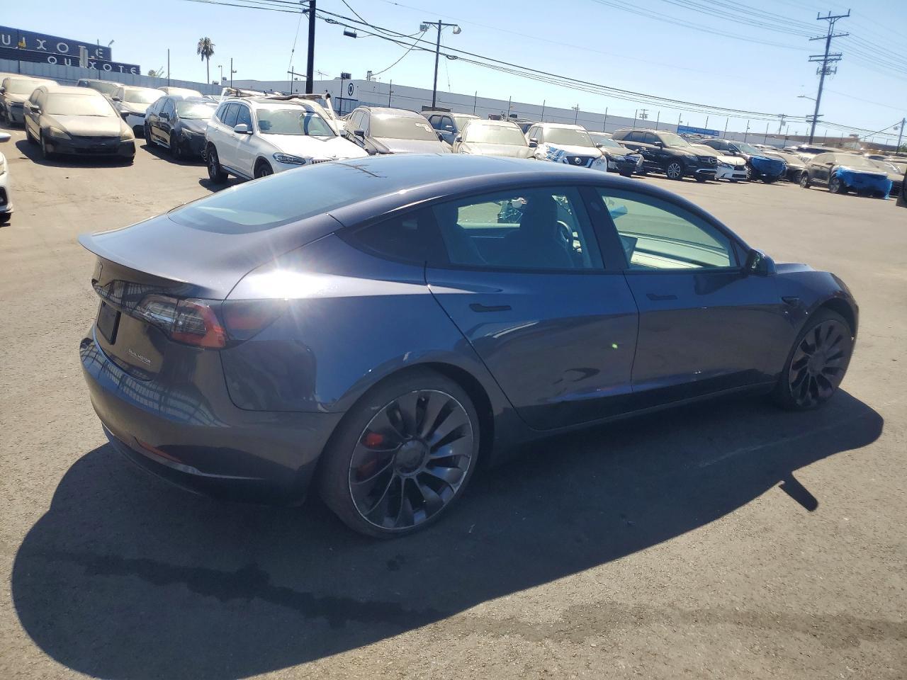 2022 Tesla Model 3 - Фото 3