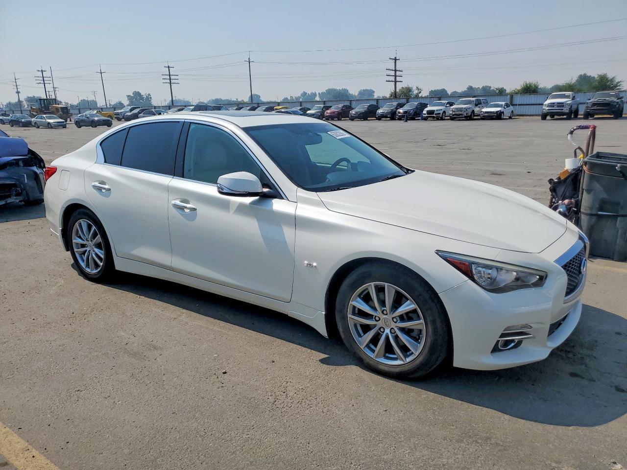 2017 Infiniti Q50 3.0T Premium - Фото 4