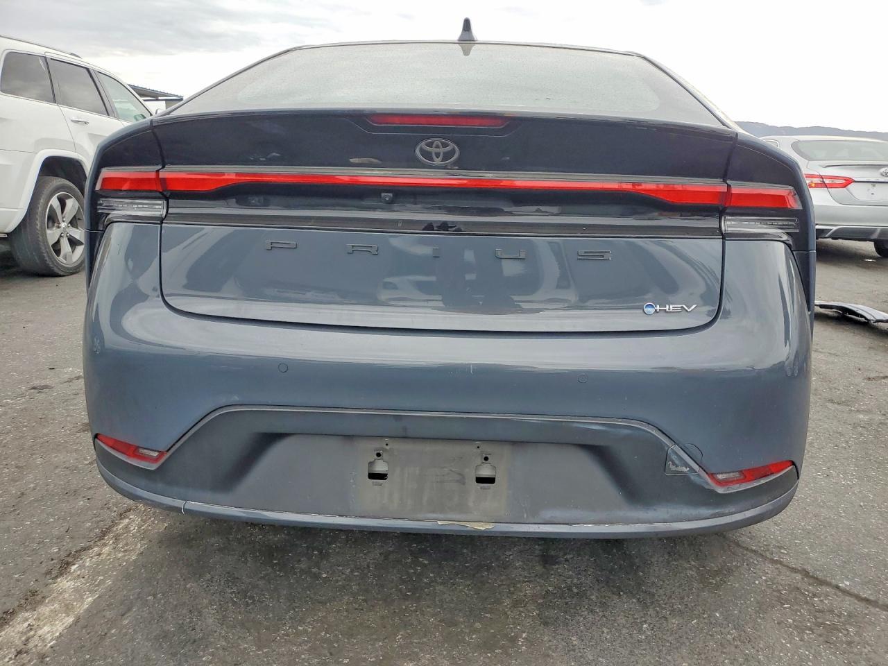 2024 Toyota Prius Le - Image 6