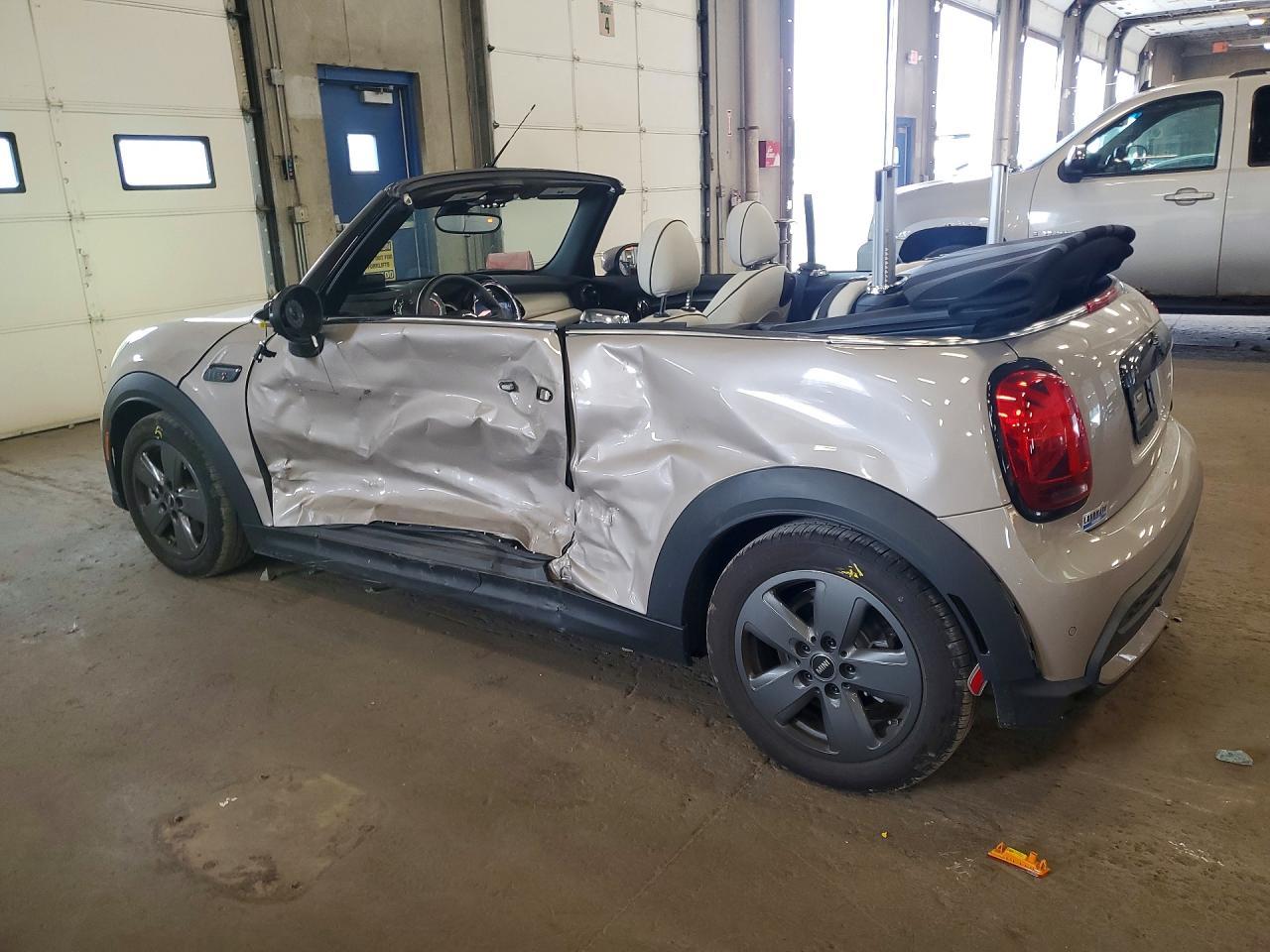 2022 Mini Cooper S - Фото 2