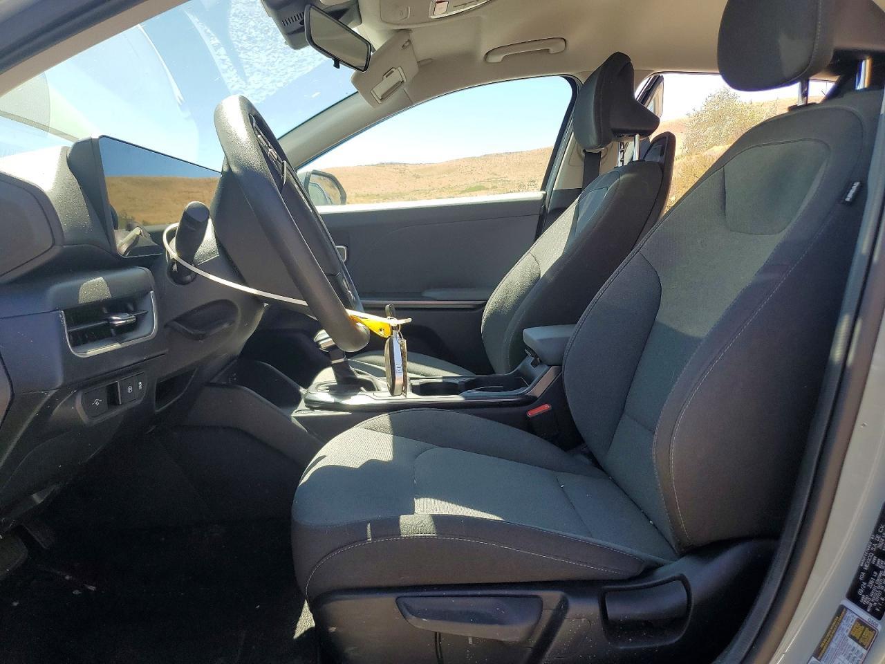 2025 Kia K4 Lxs - Image 7