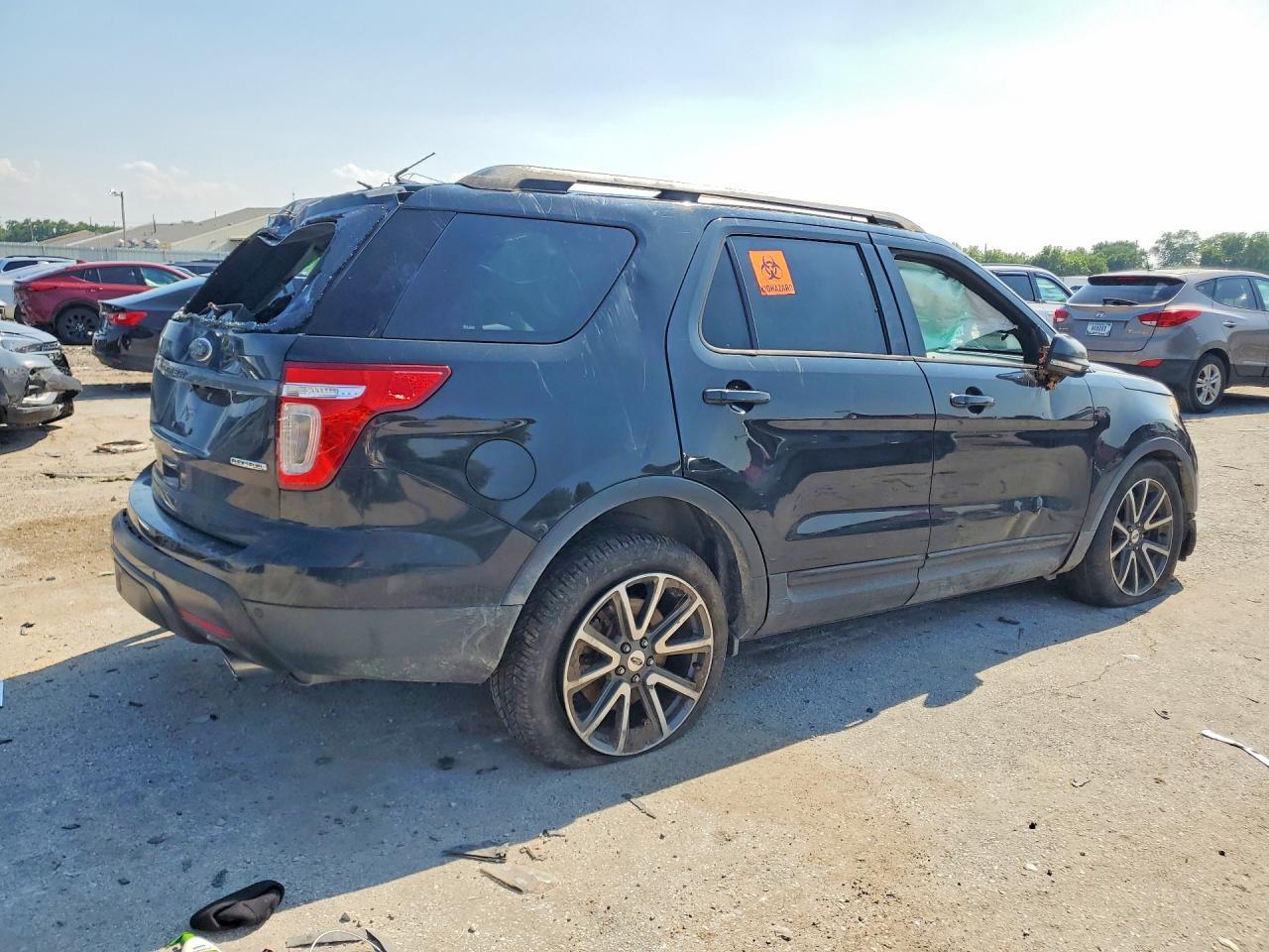 2015 Ford Explorer Xlt - Фото 3