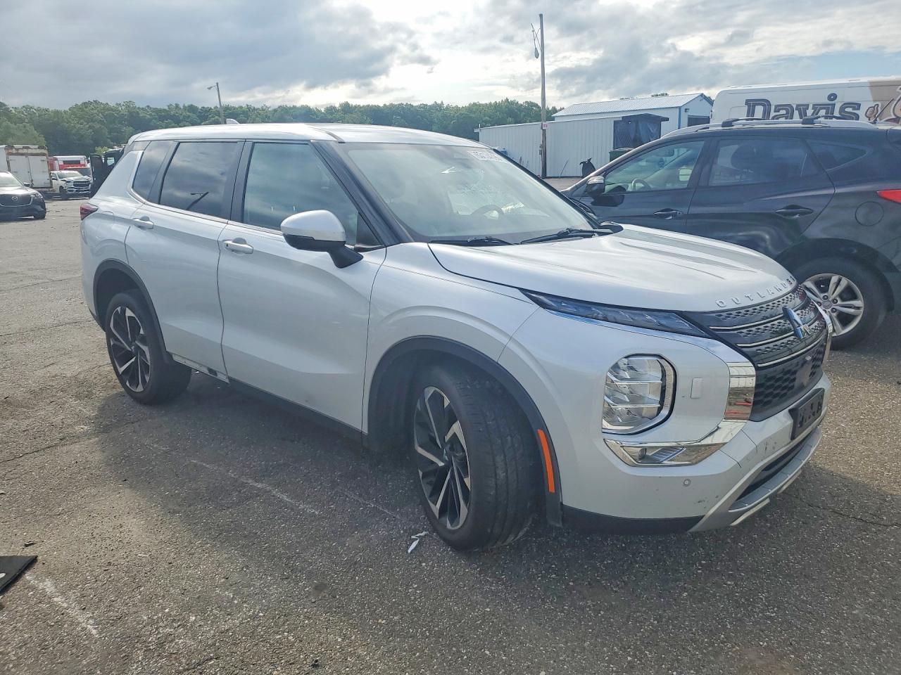 2023 Mitsubishi Outlander Se - Image 4