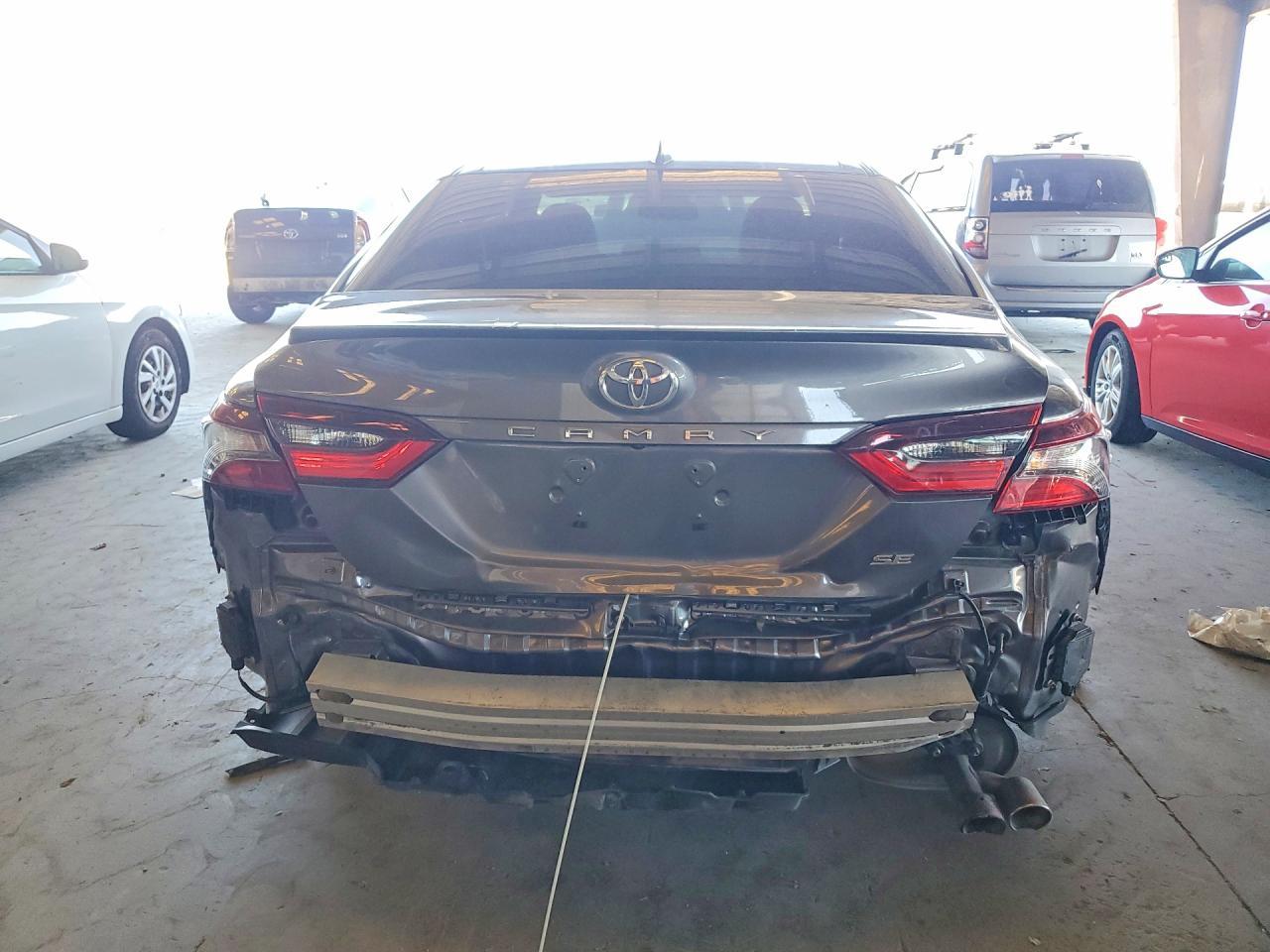 2021 Toyota Camry Se - Фото 6