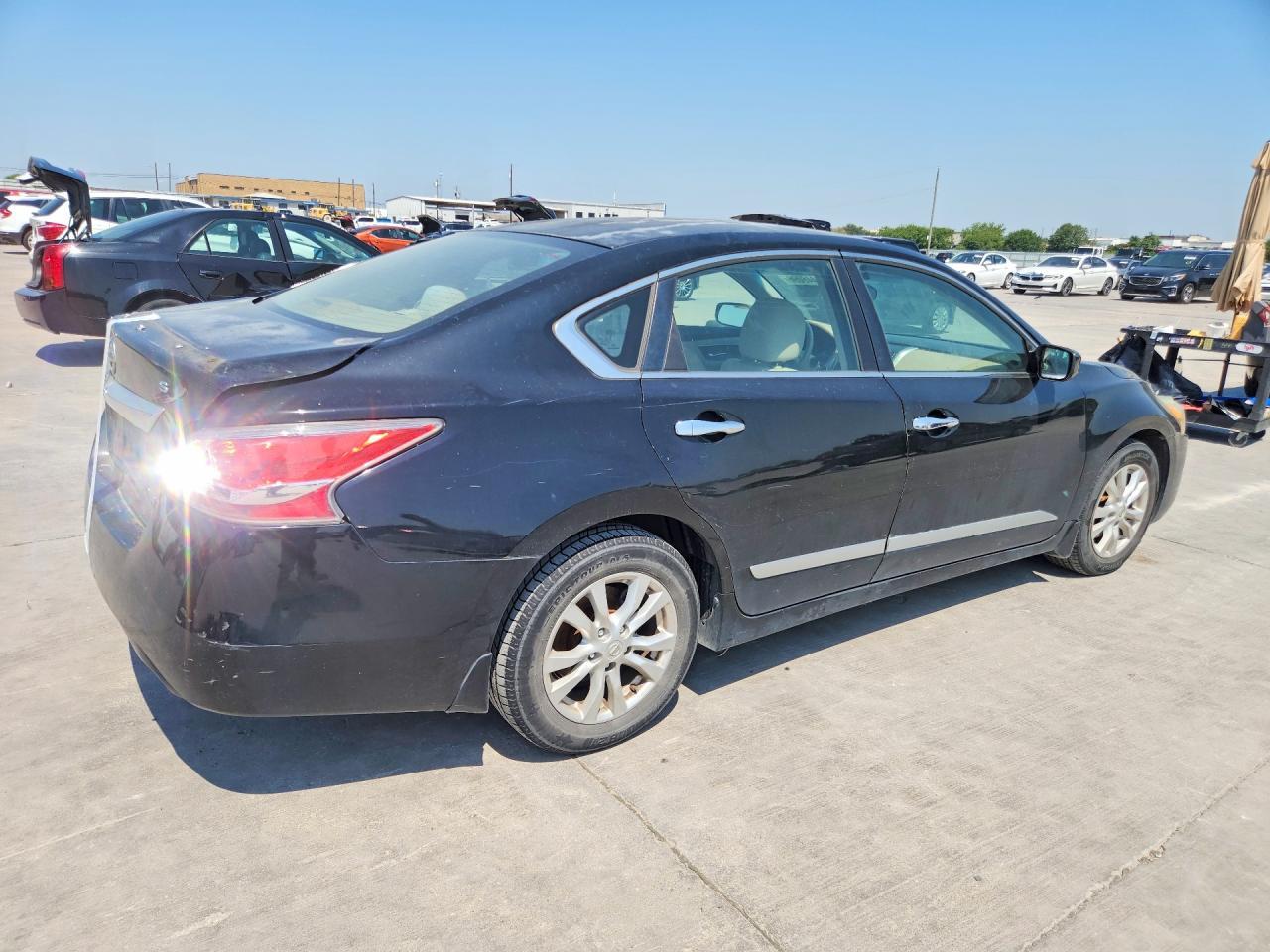 2014 Nissan Altima 2.5 S - Фото 3