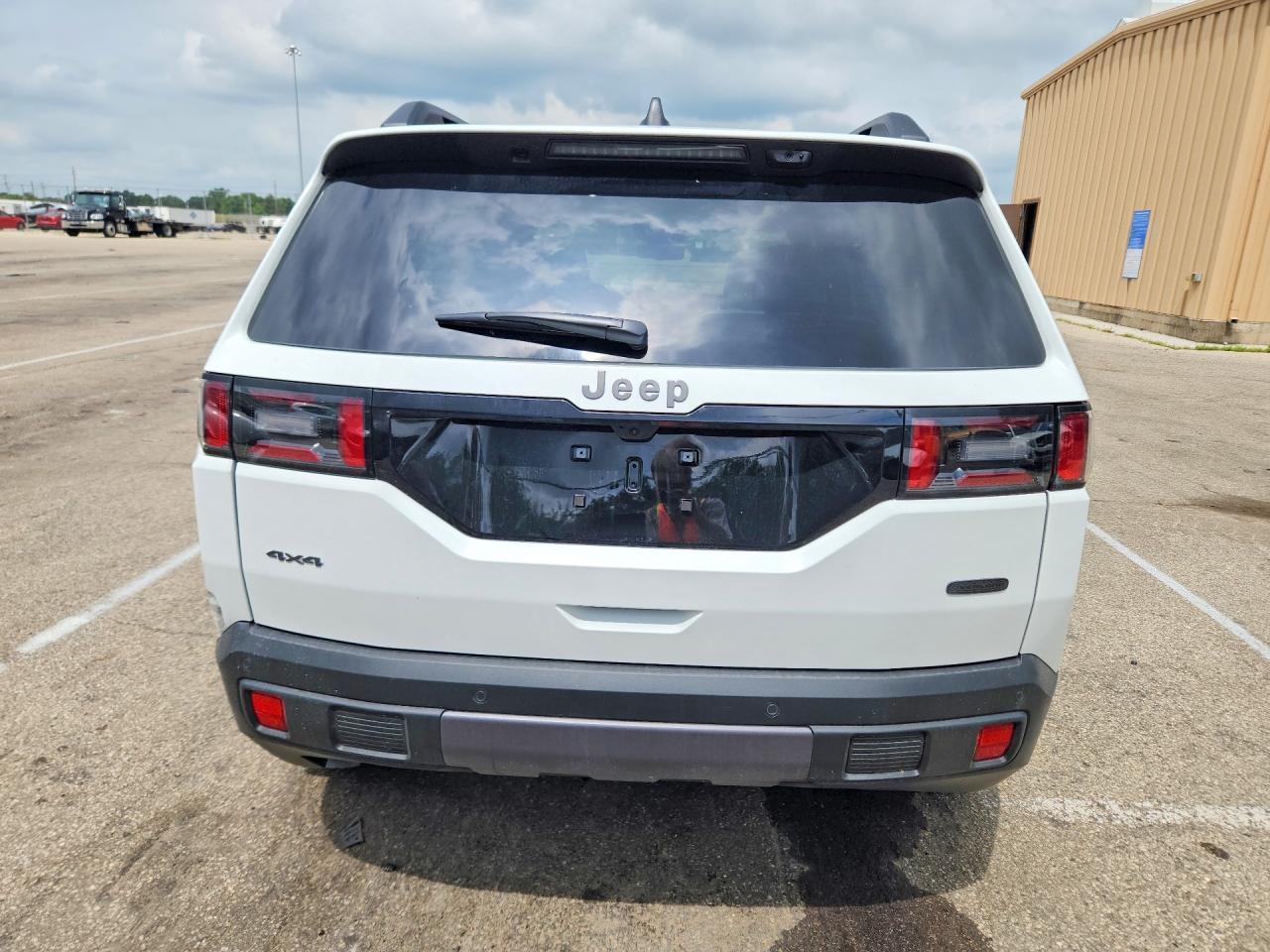2026 Jeep Cherokee Overland - Image 6