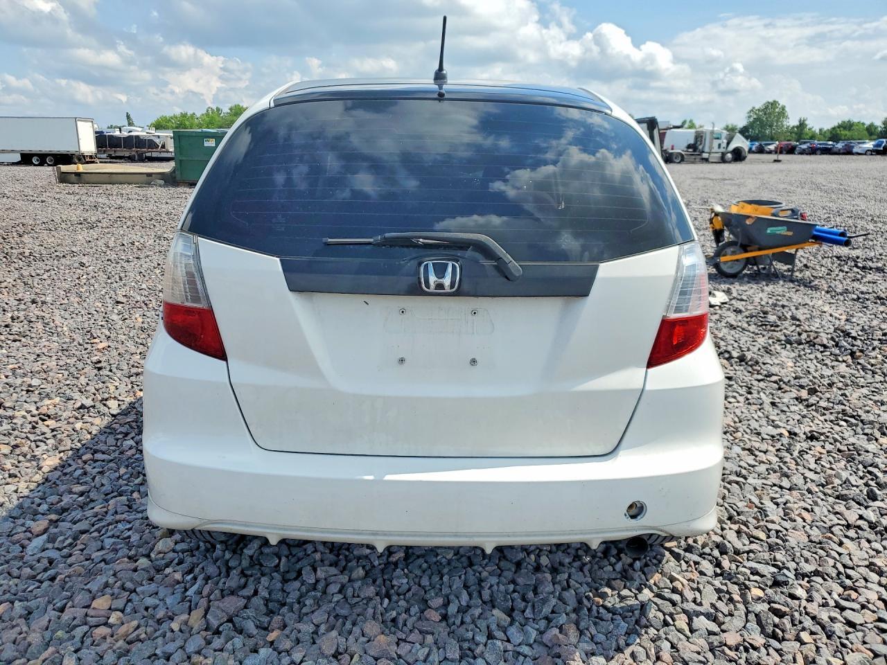 2012 Honda Fit - Image 6