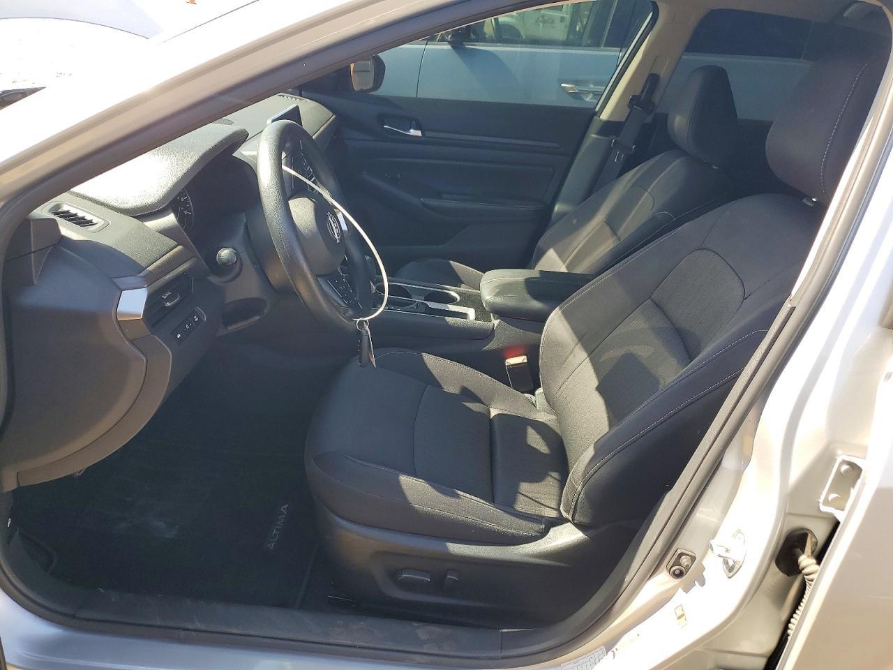 2024 Nissan Altima Sv - Image 7