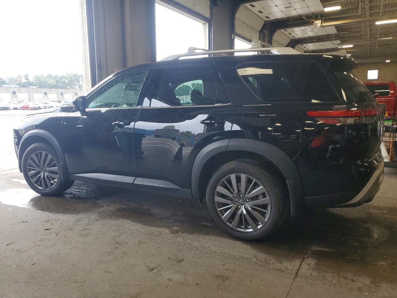 2022 Nissan Pathfinder Sl - Фото 2