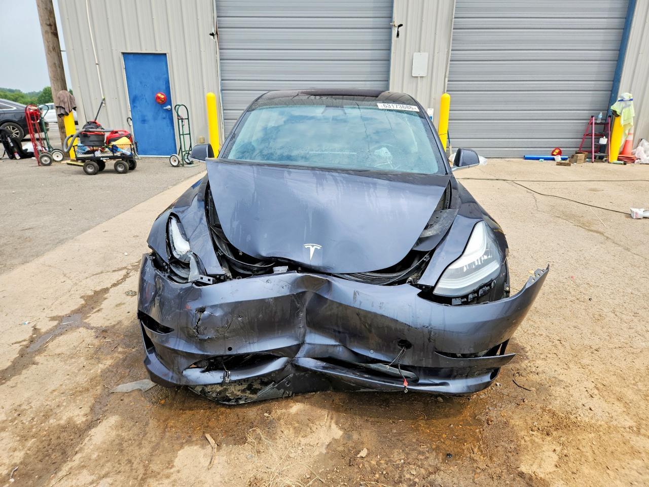 2018 Tesla Model 3 - Фото 5