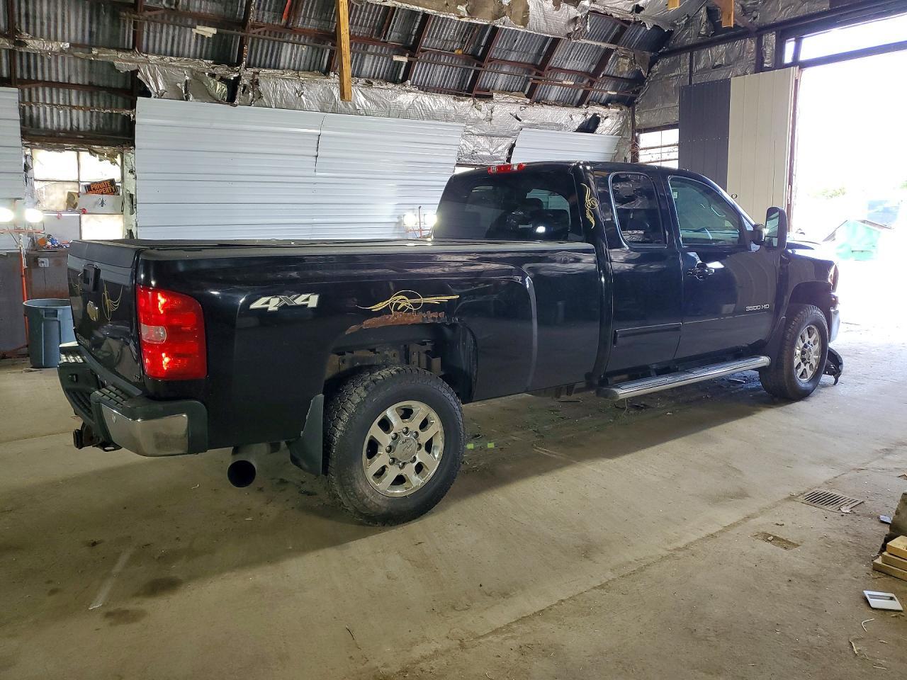 2011 Chevrolet Silverado K3500 Ltz - Image 3