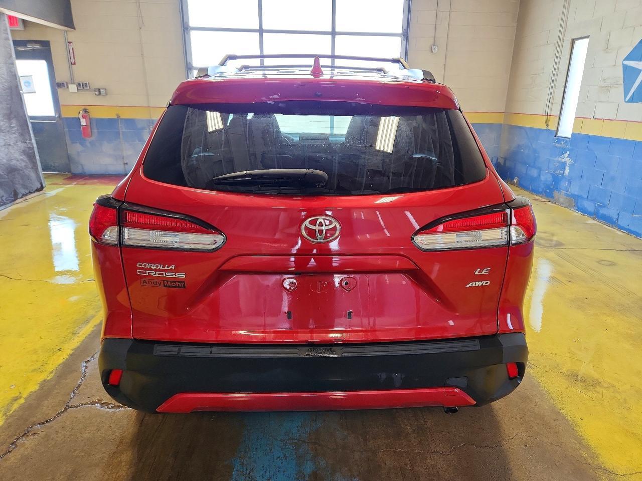 2024 Toyota Corolla Cross Le - Фото 6